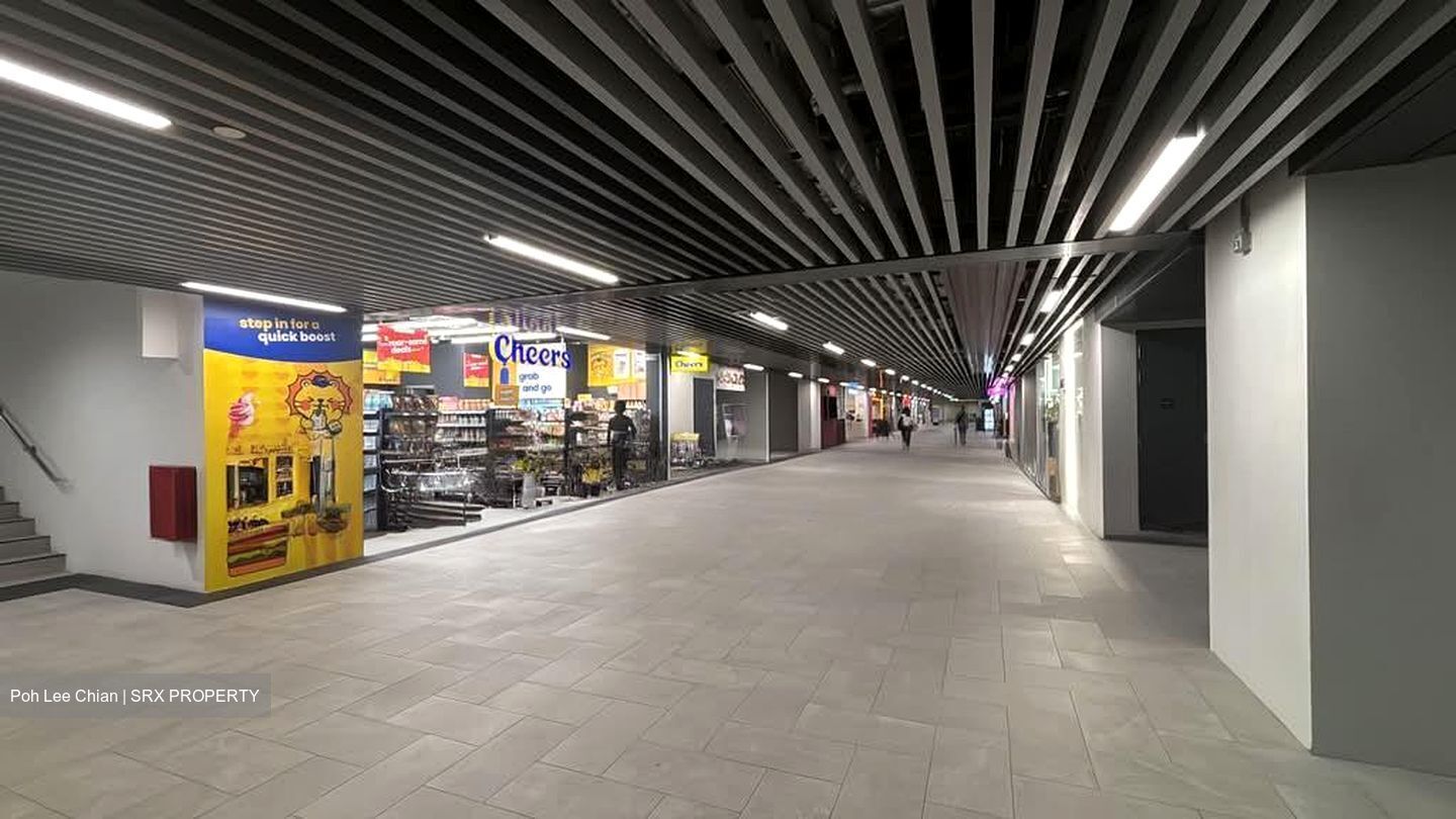 Club Street (D1), Retail #567591001
